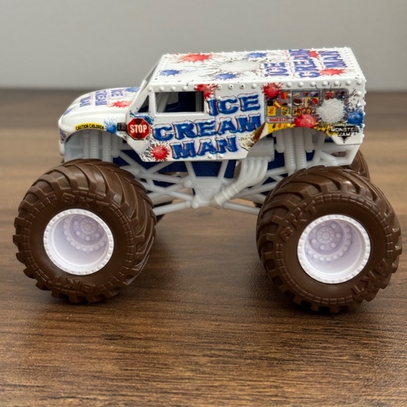 MONSTER JAM Spin Master SML  ICE CREAM MAN 58701 1:64 Die-cast Monster Truck - Picture 4 of 7